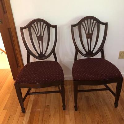 008:  Antique Clawfoot Dining Table with 6 Chairs 