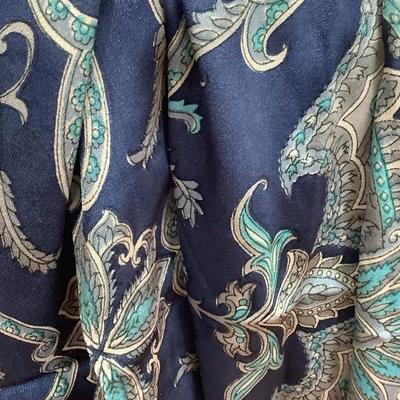 104: Ladyâ€™s Scarfs