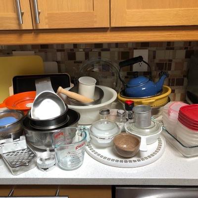 219:  Random Kitchen Items 
