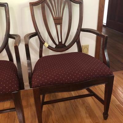 008:  Antique Clawfoot Dining Table with 6 Chairs 