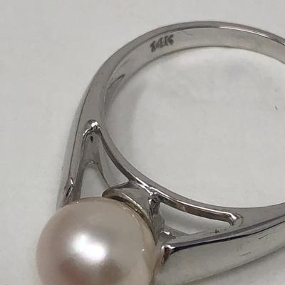 248:  14 K White Gold Pearl Ring with Pearl Earrings 