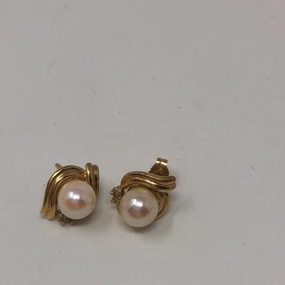 247: Pearl earrings and Choker 
