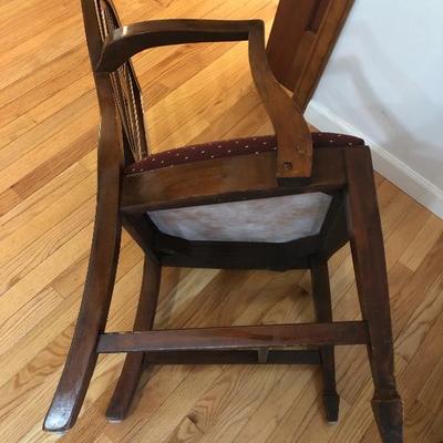 008:  Antique Clawfoot Dining Table with 6 Chairs 