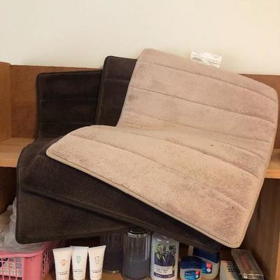 206:   Bathroom Towels, Beauty Supplies, and Misc. Items
