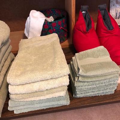 206:   Bathroom Towels, Beauty Supplies, and Misc. Items