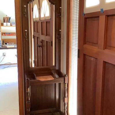 112: Vintage Entry Rack 