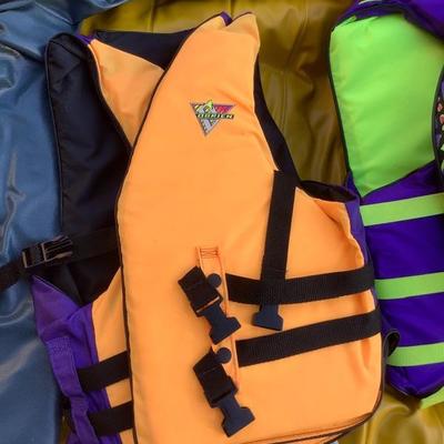 122: Challenger 4 Raft with Life Vests
