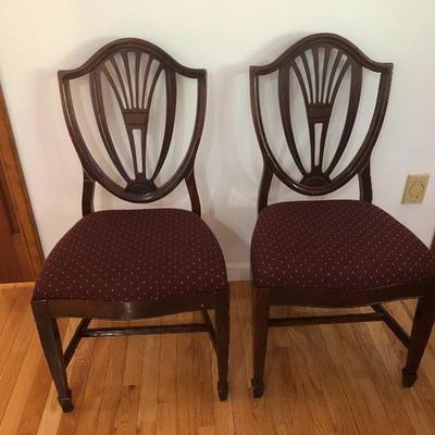 008:  Antique Clawfoot Dining Table with 6 Chairs 