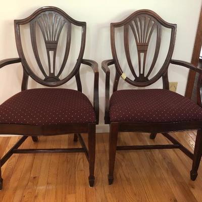 008:  Antique Clawfoot Dining Table with 6 Chairs 