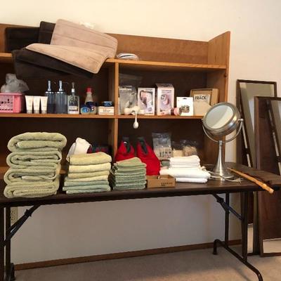 206:   Bathroom Towels, Beauty Supplies, and Misc. Items