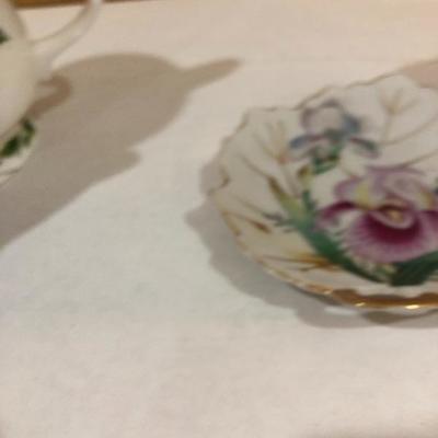 201: Meiio China and Other Fine Porcelain China 