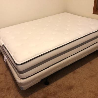 207:  Beautyrest Full Mattress with Heated Bed Cover and Goose Down Comforter