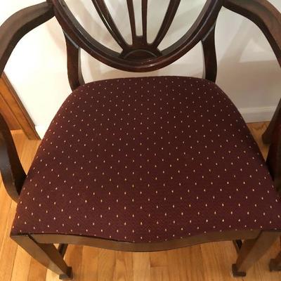 008:  Antique Clawfoot Dining Table with 6 Chairs 