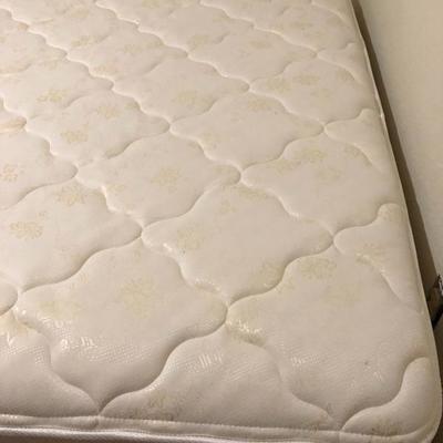 212: Full Serta Mattress with Bunkie Board 