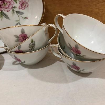 201: Meiio China and Other Fine Porcelain China 