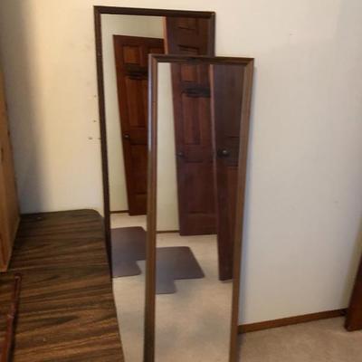 206:   Bathroom Towels, Beauty Supplies, and Misc. Items
