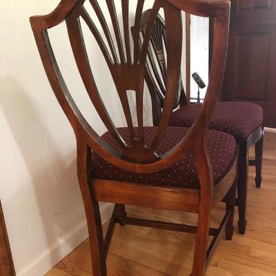 008:  Antique Clawfoot Dining Table with 6 Chairs 