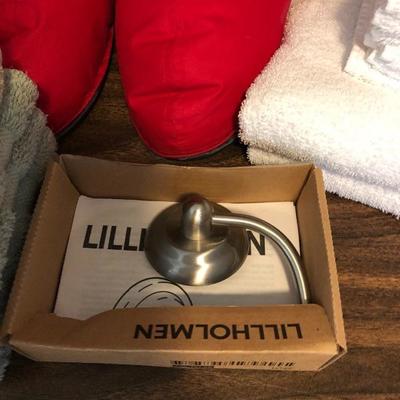 206:   Bathroom Towels, Beauty Supplies, and Misc. Items