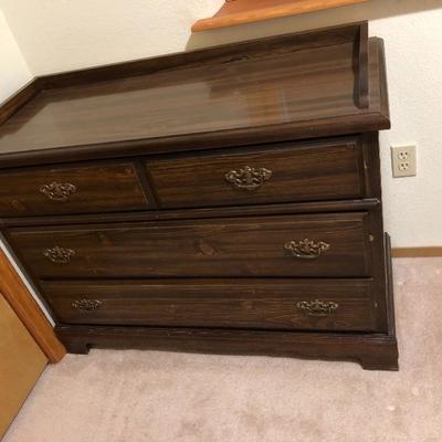 210: Bassett Vintage Dresser and Two Chairs