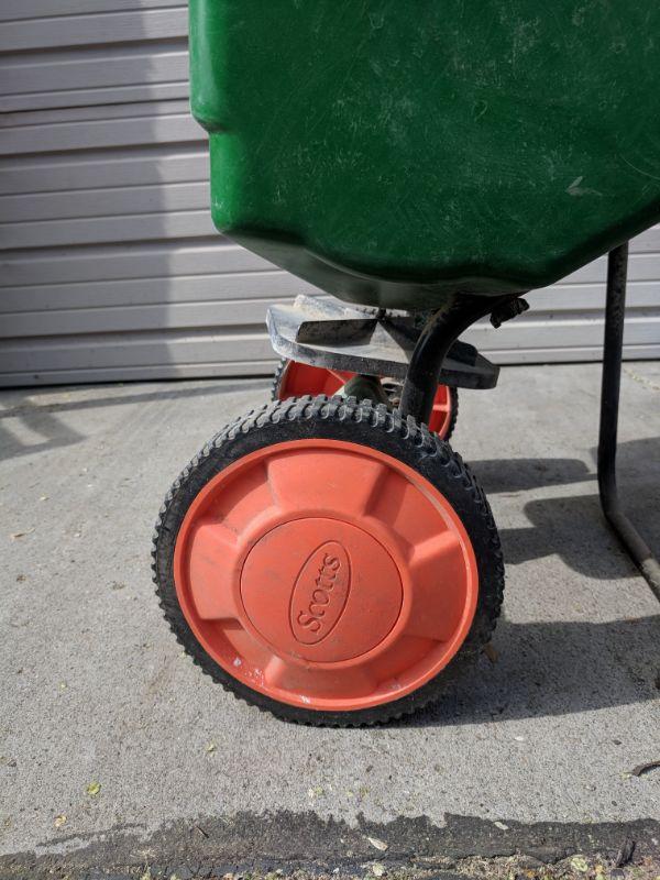 Scotts Fertilizer Spreader Speedy Green