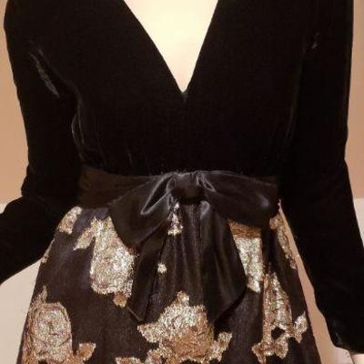 Vtg Metallic gold rosette organza velour hostess maxi gown