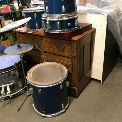 Vintage Drum Set