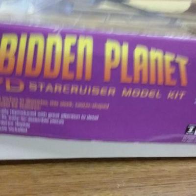 Forbidden Planet C-57D Starcruiser model kit