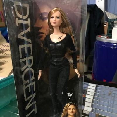 Barbie Collector Black Label-Divergent -Tris