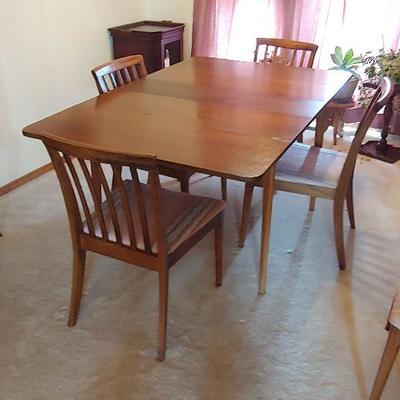 Table and 5 Chairs