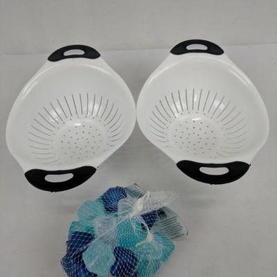 Ice Cubes and 2 Strainers - New