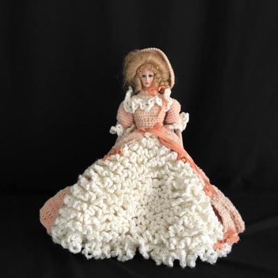 Lot 290 - Doll and Decorative Pillows 