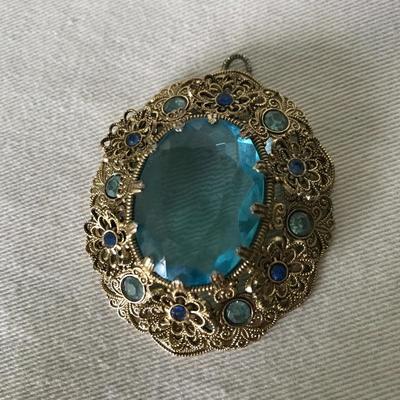 Lot 366 - Vintage Jewelry Assortment
