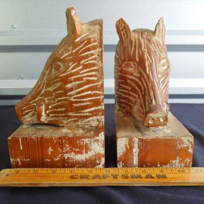 Lot 90: Mixed Decorative Lot with Carved Boar Head Bookends