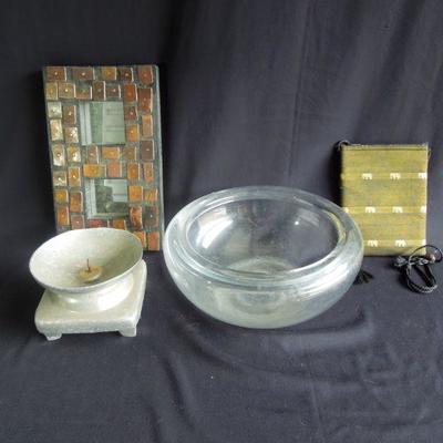 Lot 140: Mixed Contemporary Accent Pieces