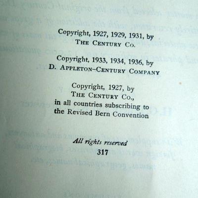 Lot 37: Vintage New Century Dictionary 2 Vol Set and Atlases