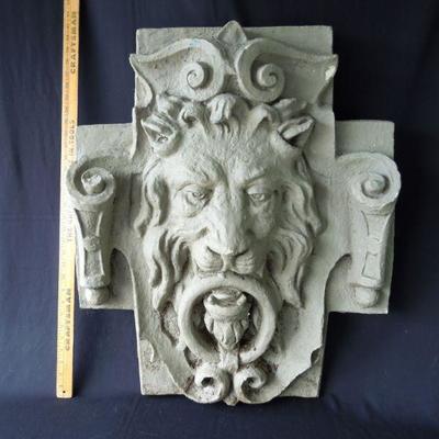 Lot 65: Hanging Fiberglass Lion Garden Medallion Later 20th Century