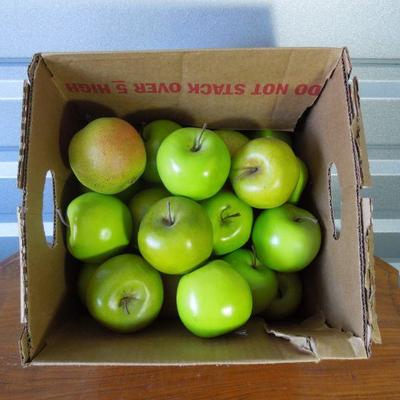 Lot 186: Decorative Granny Smith Green Apples x 27