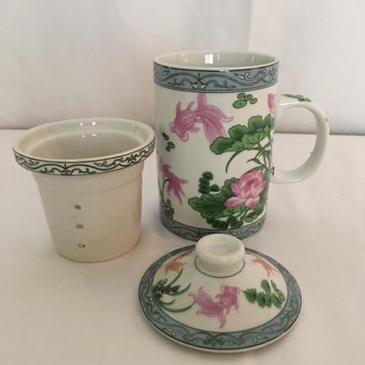  Lot 49 - Asian Collectibles