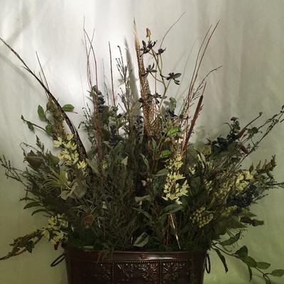 Lot 15 - Floral and Plant Arrangements