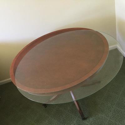 Lot 44 - Round Pedestal Table 