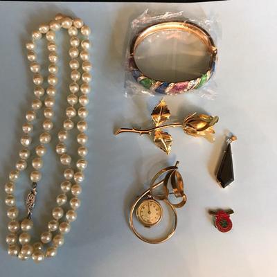 Lot 58 - Fashion Jewelry Collection and Gifts
