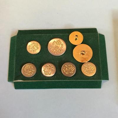 Lot 59 - Cufflinks and Shield Buttons