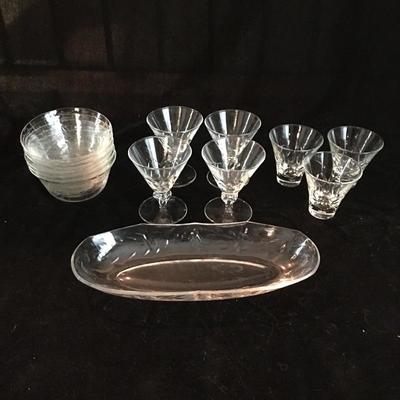 Lot 72 - Glassware