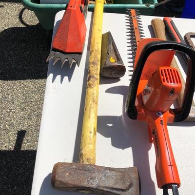 222:   A Huge Selection Of Tools