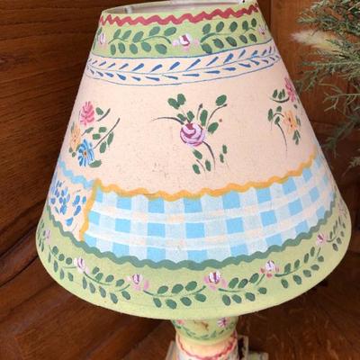 315:  Vintage Chicken Centerpiece with Vintage Country Lamp