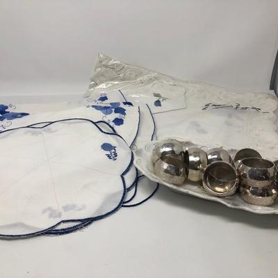 197:  Embroidered Placemats, napkins with Napkin rings