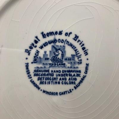 140: Wedgwood  Enoch Royal Homes of Britain Collector Plates