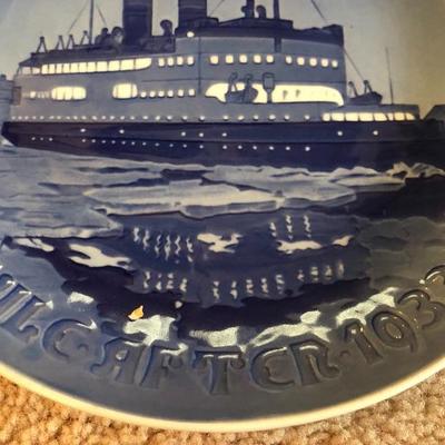 116: Norwegian Collector Plates