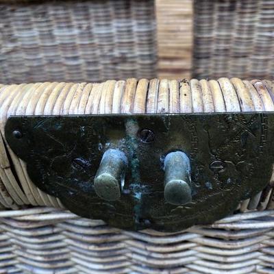 316:  Vintage Wicker Chest with Glass Top 