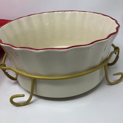 205:  Royal Doultan Pie Plates, Casserole Bowl and Other Chicken Decor